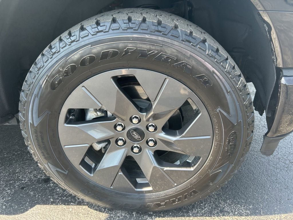 Used 2022 Ford F150 Lightning Lariat AWD/4WD image 27