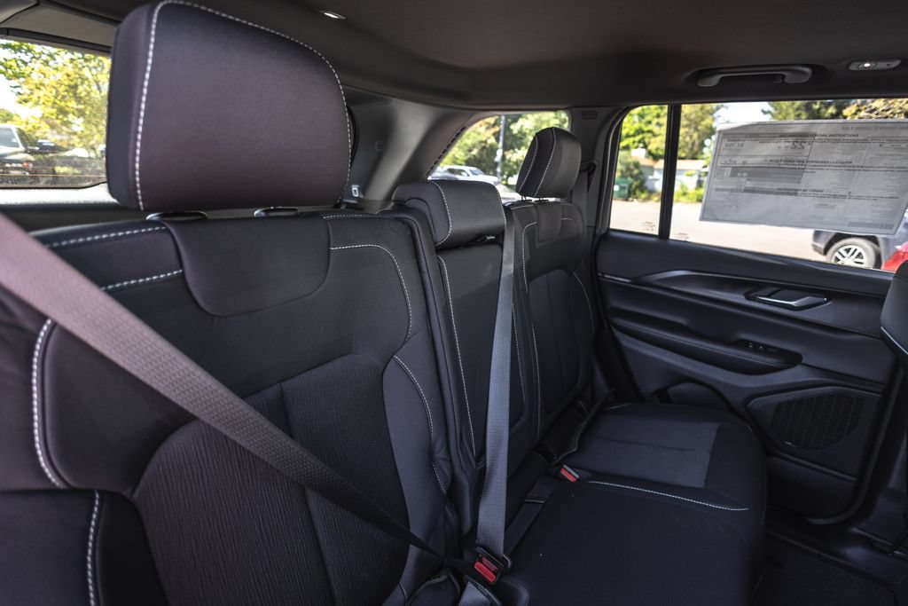 New 2026 Jeep Grand Cherokee Laredo X AWD/4WD image 29