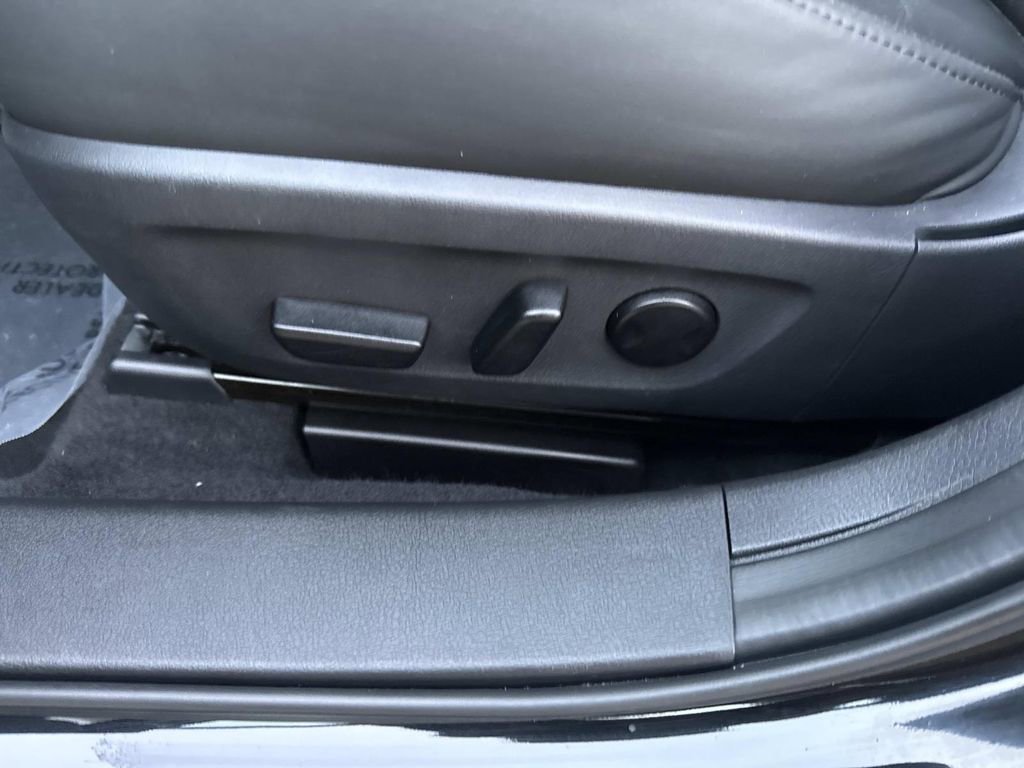 Certified 2025 MAZDA MAZDA3 2.5 Turbo Sedan w/Premium Plus image 27