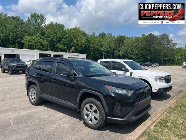 Used 2021 Toyota RAV4 LE FWD image 1