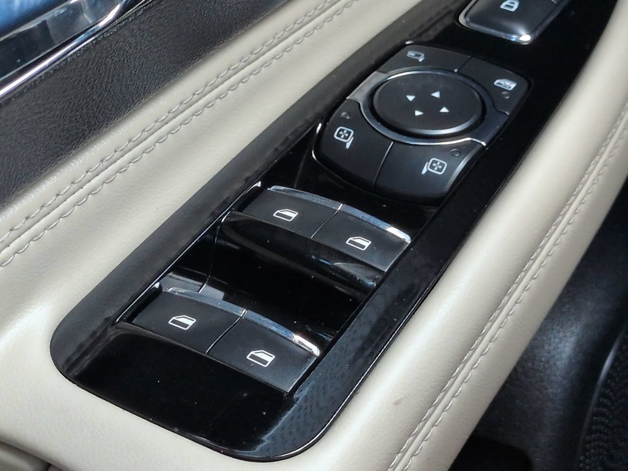 Used 2026 Lincoln Corsair Premiere FWD image 23