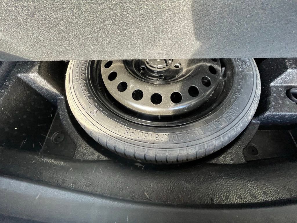 Used 2021 Buick Envision Avenir w/ Technology Package II image 28