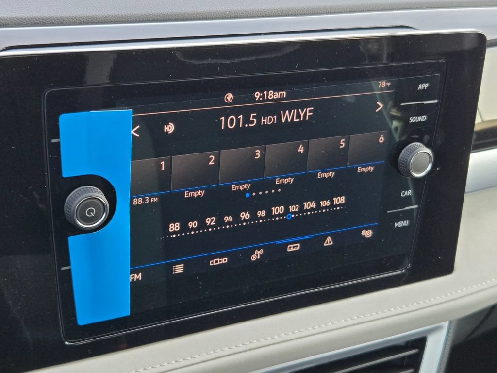 New 2026 Volkswagen Taos SE FWD image 9
