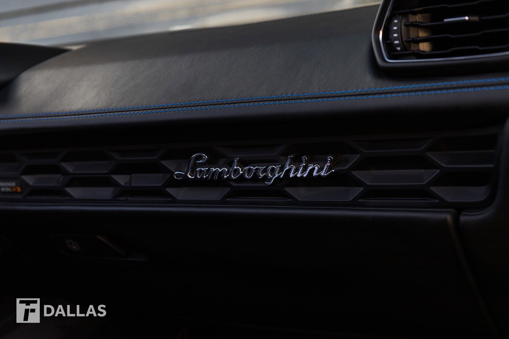 Used 2022 Lamborghini Huracan EVO image 33