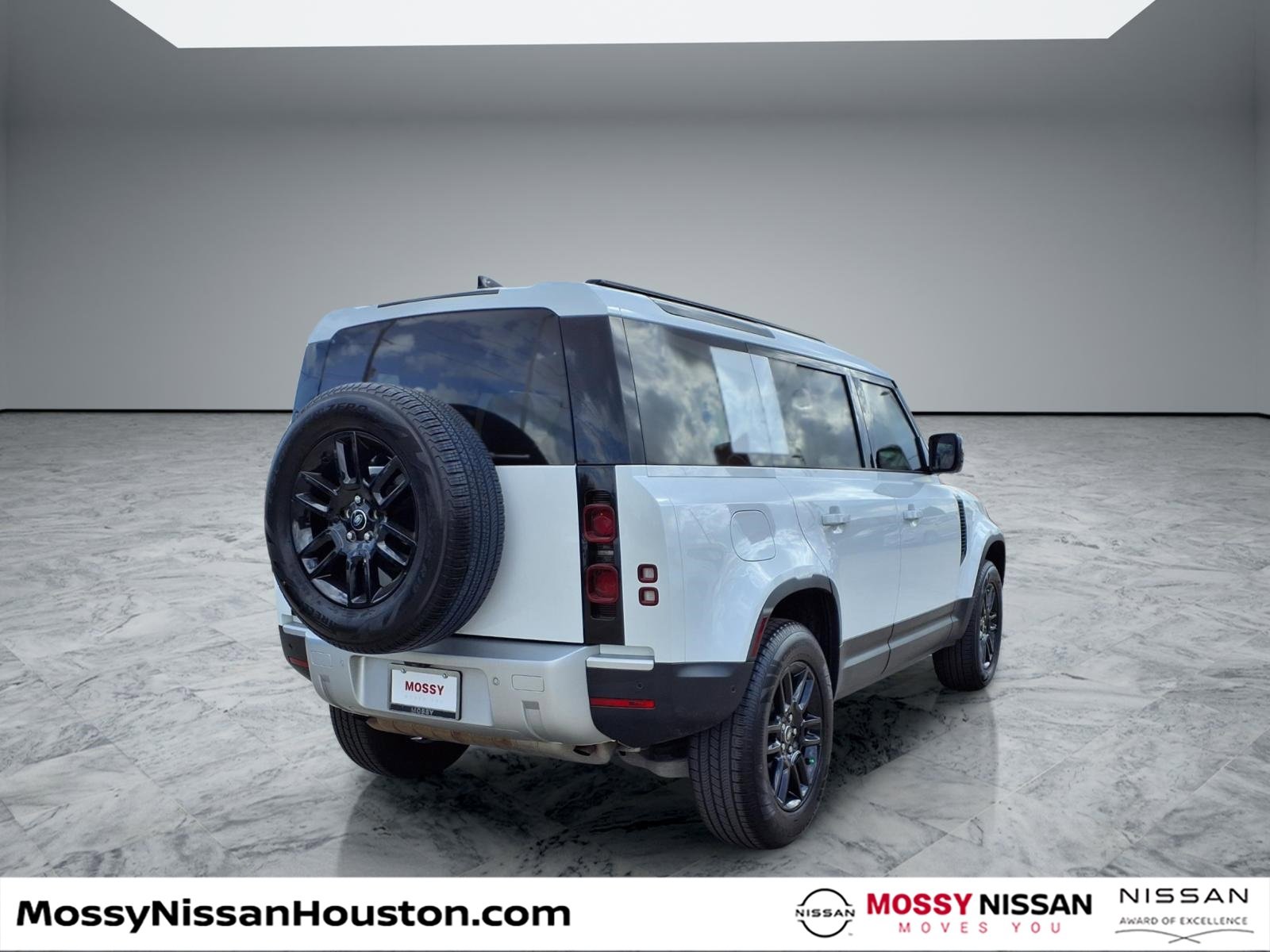 Used 2025 Land Rover Defender 110 S image 7