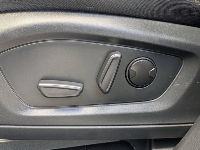 Used 2023 Ford Explorer XLT AWD/4WD image 25