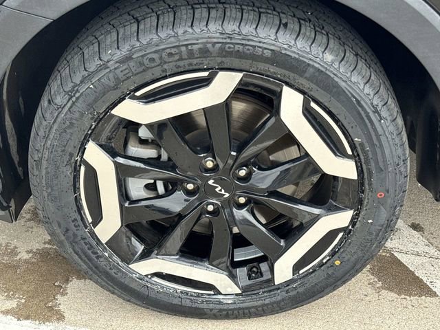 Certified 2025 Kia Telluride S image 12