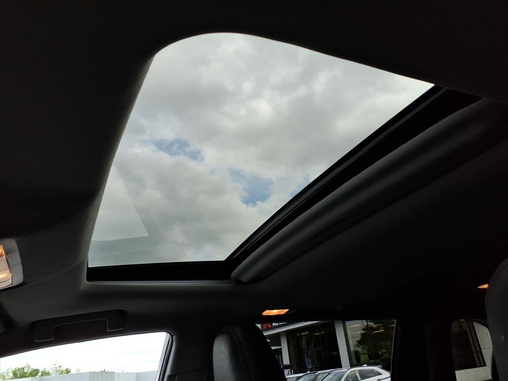 Used 2019 Toyota Highlander XLE AWD/4WD image 10