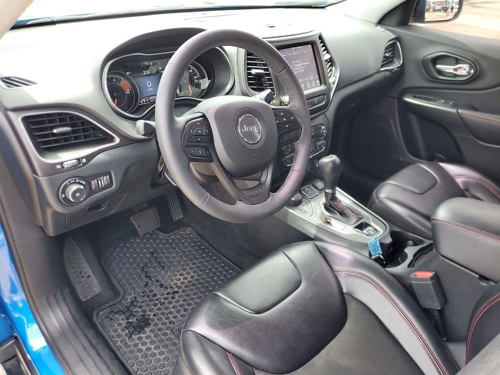 Used 2022 Jeep Cherokee Trailhawk AWD/4WD image 16