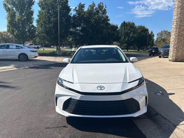 Used 2025 Toyota Camry LE FWD image 2
