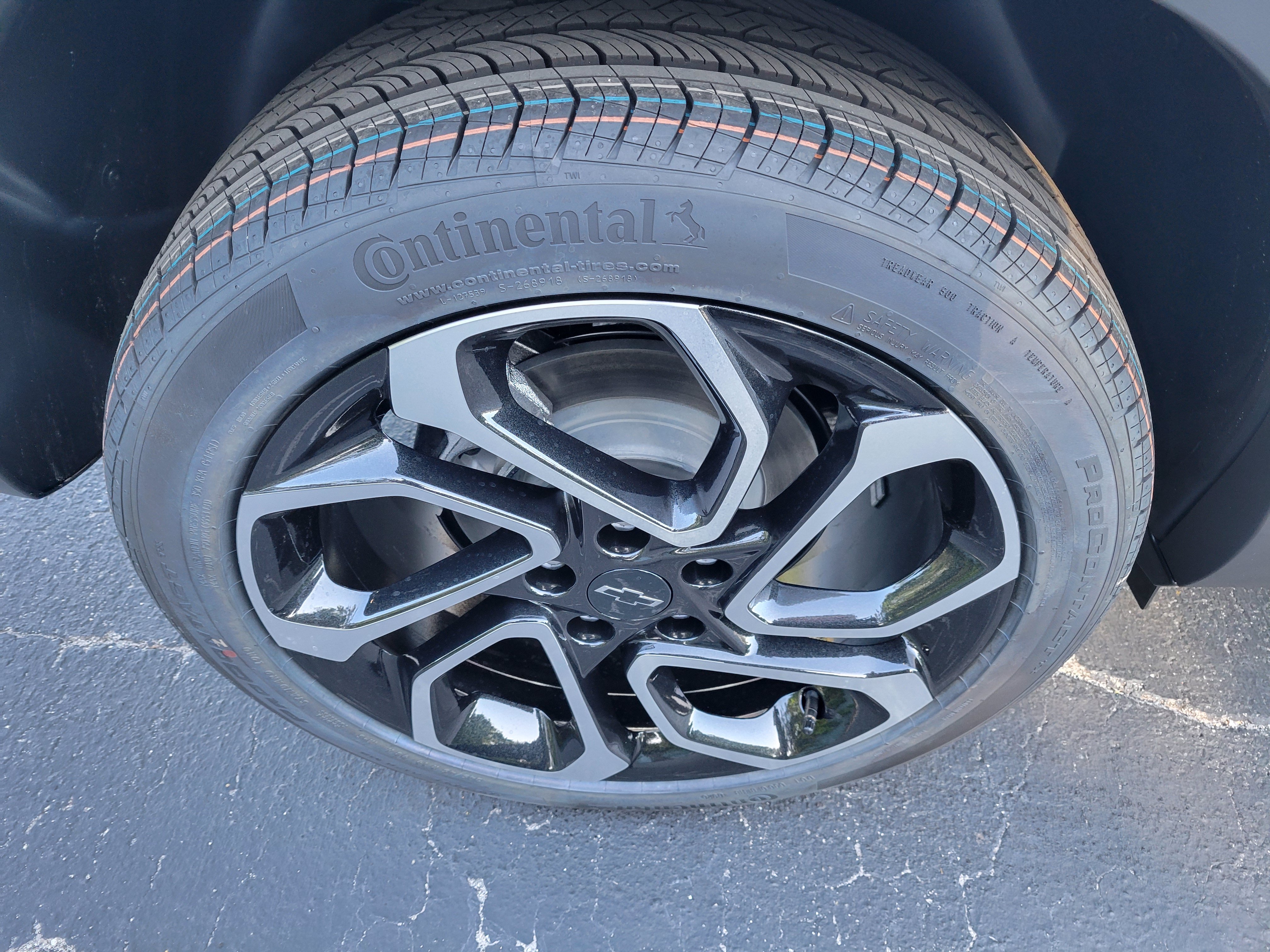 New 2026 Chevrolet Trax RS w/ Sunroof Package FWD image 35