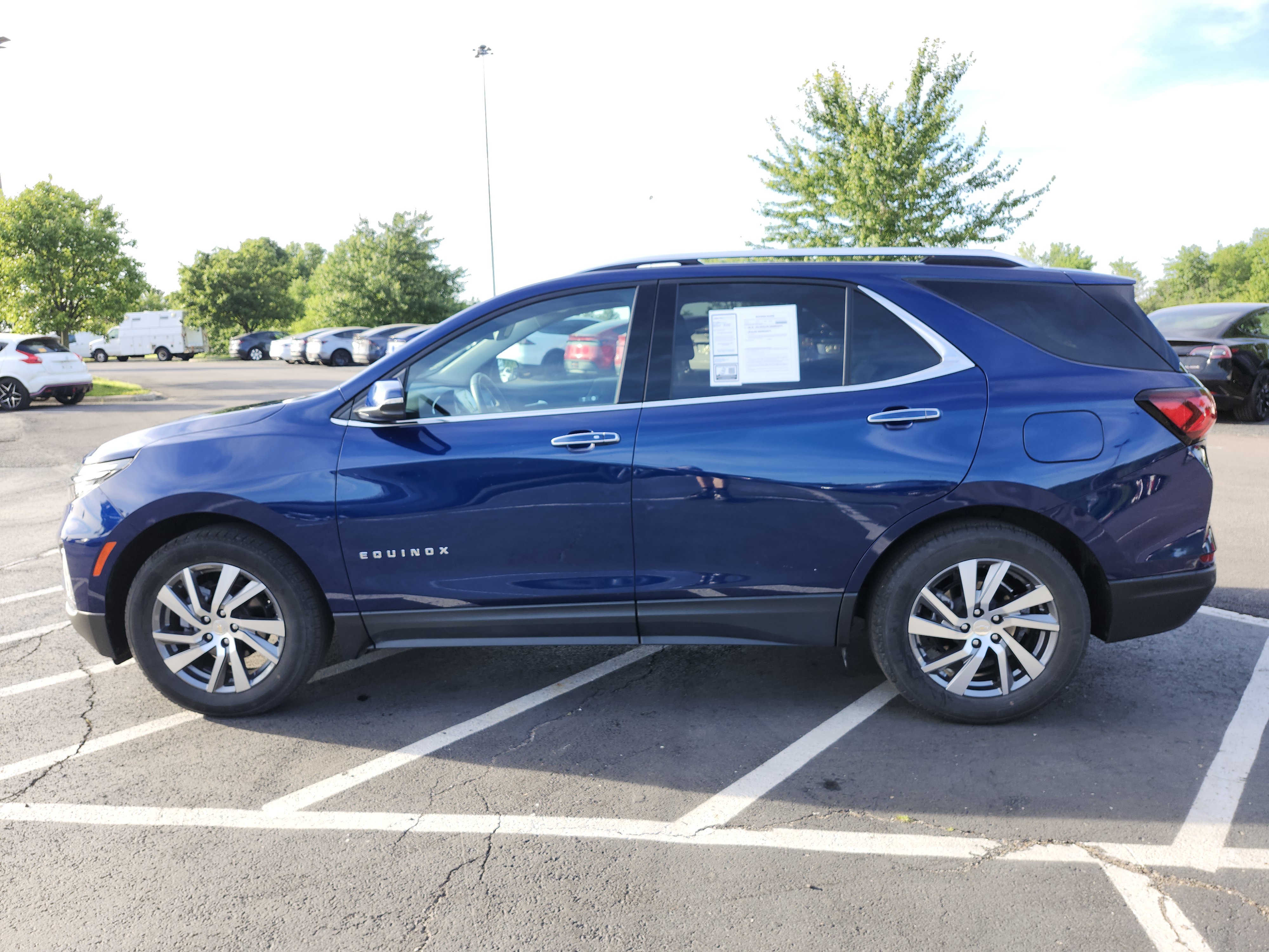 Used 2023 Chevrolet Equinox Premier FWD image 12