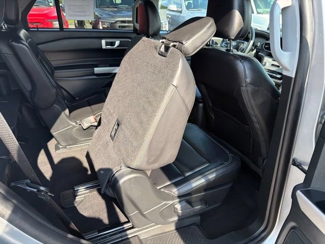 Used 2024 Ford Explorer XLT w/ Equipment Group 202A AWD/4WD image 41