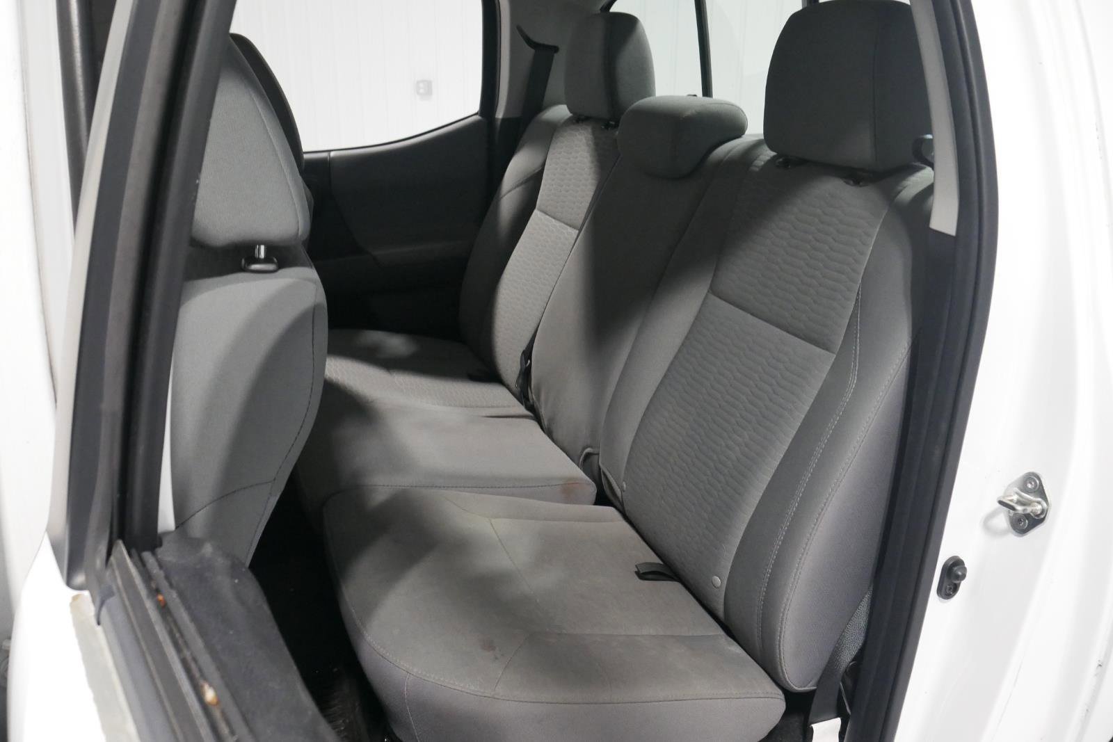 Used 2017 Toyota Tacoma SR image 11