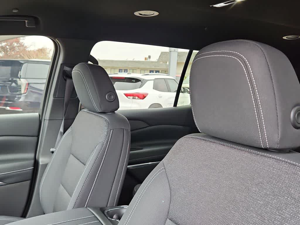 Used 2026 Chevrolet Traverse LT w/ Driver Confidence Package FWD image 18