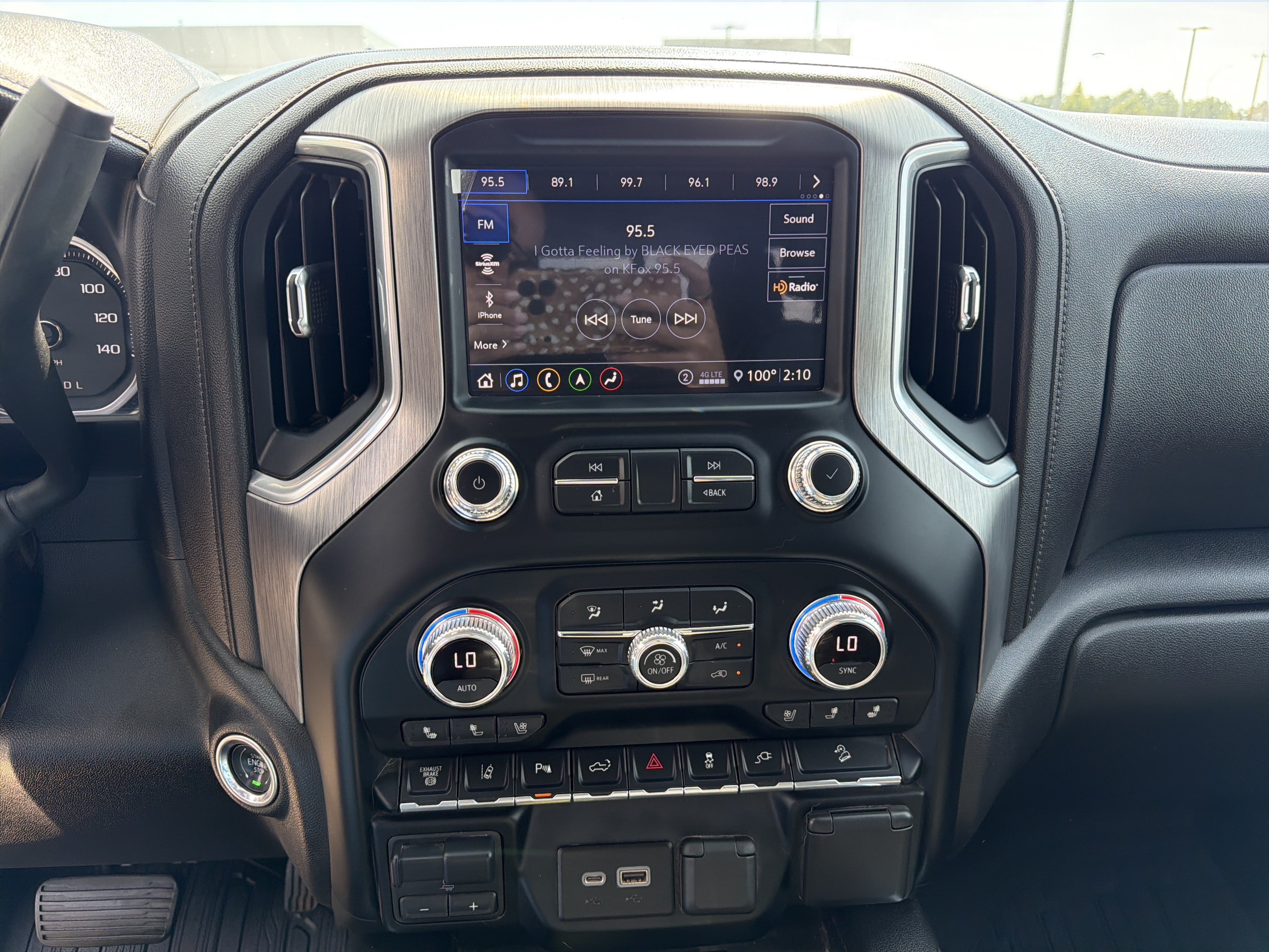 Used 2020 GMC Sierra 2500 Denali w/ Denali Ultimate Package AWD/4WD image 3