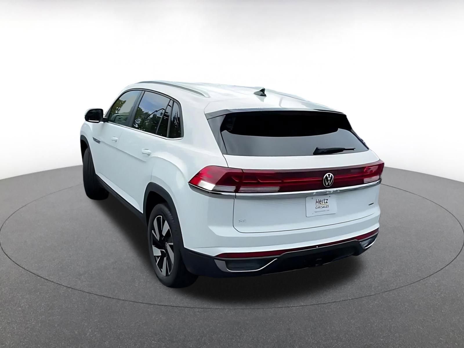 Used 2025 Volkswagen Atlas Cross Sport SE image 11