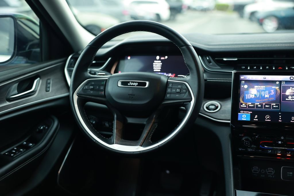 Used 2022 Jeep Grand Cherokee L Limited image 25