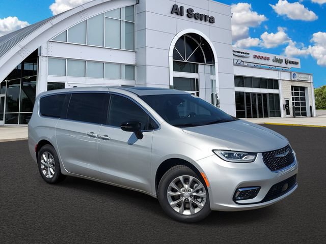 New 2026 Chrysler Pacifica Limited w/ Trailer Tow Group