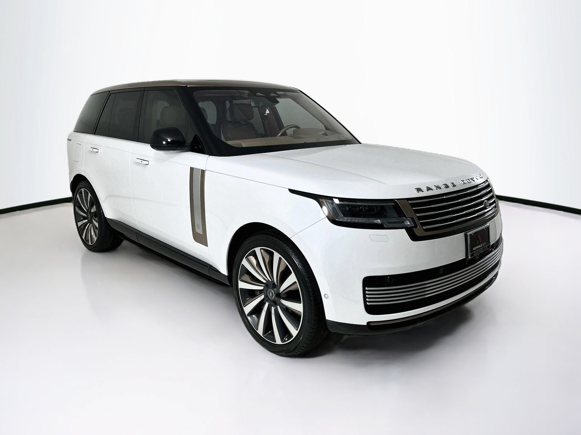 Used 2023 Land Rover Range Rover SV AWD/4WD image 1
