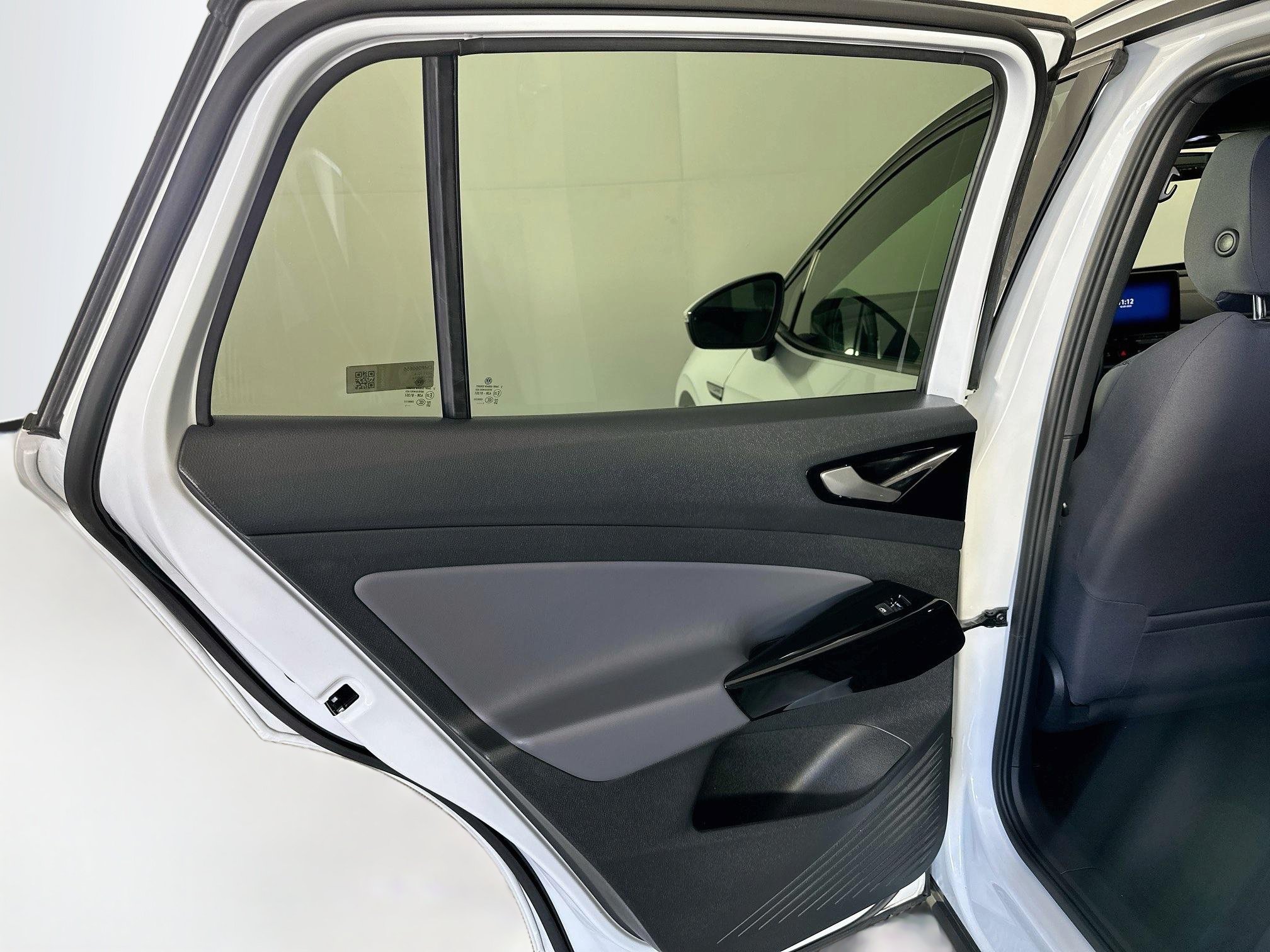 Used 2021 Volkswagen ID.4 Pro AWD/4WD image 25