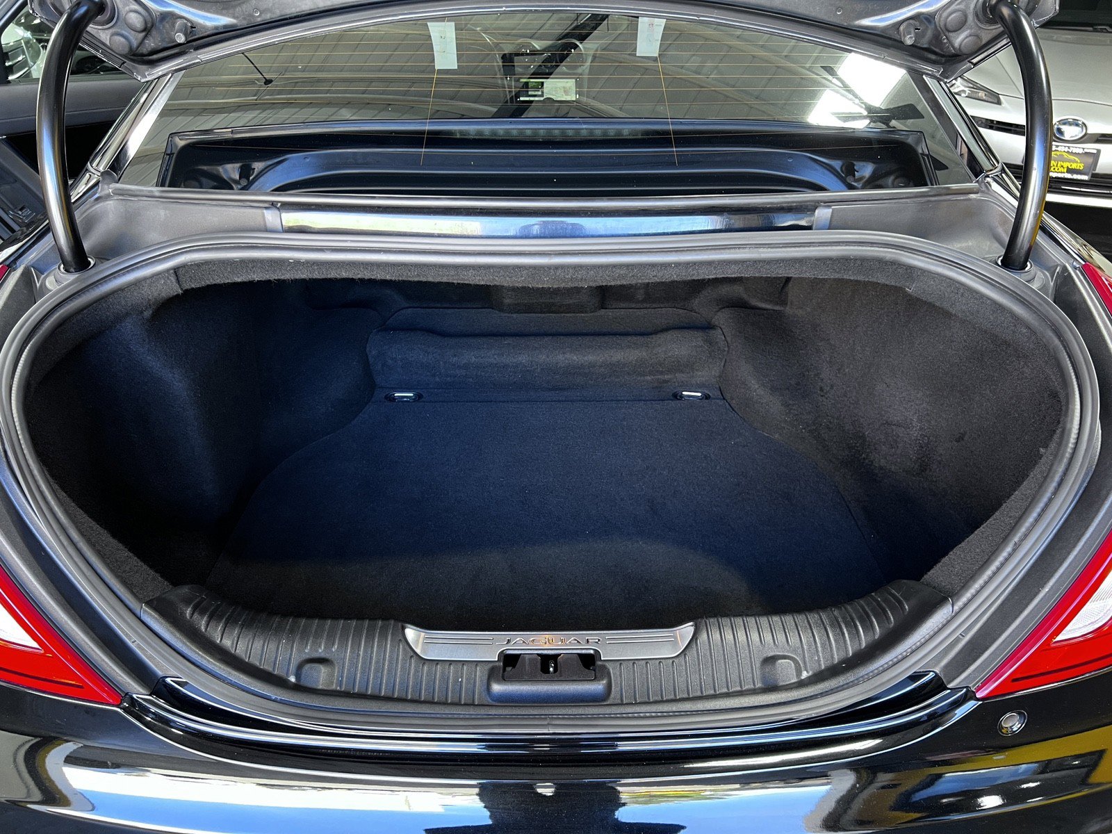 Used 2018 Jaguar XJ L Supercharged image 33