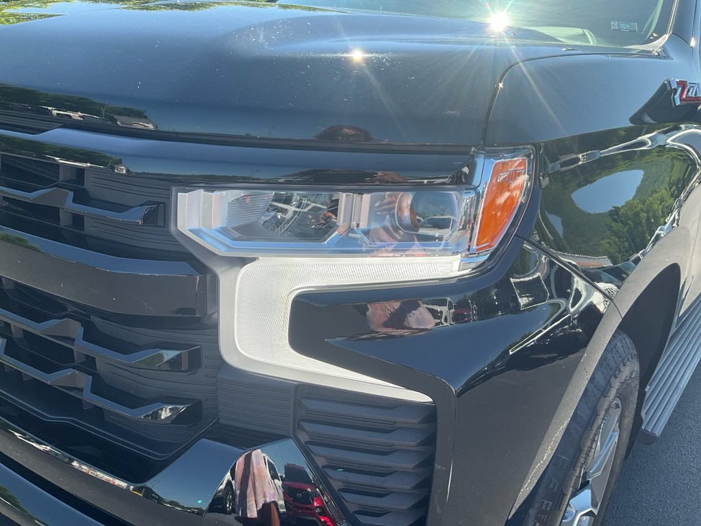 Used 2024 Chevrolet Silverado 1500 RST w/ Convenience Package II AWD/4WD image 9