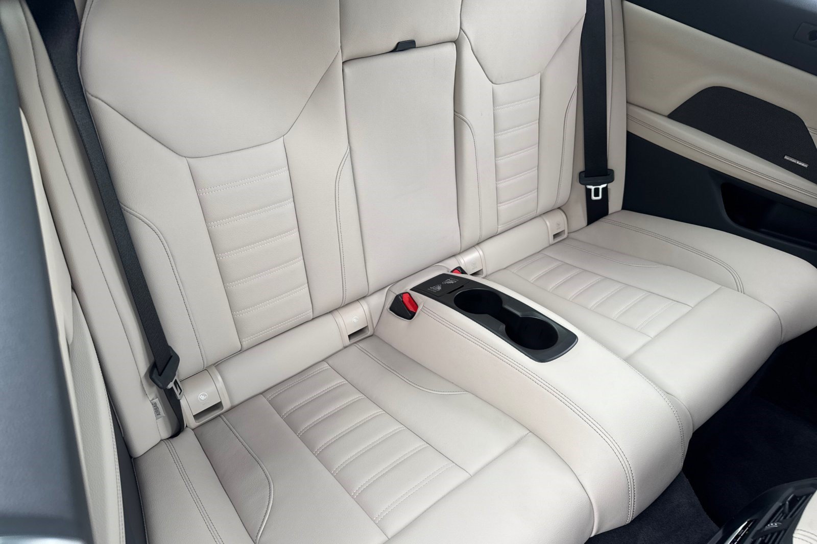 Used 2024 BMW M440i Convertible RWD image 33