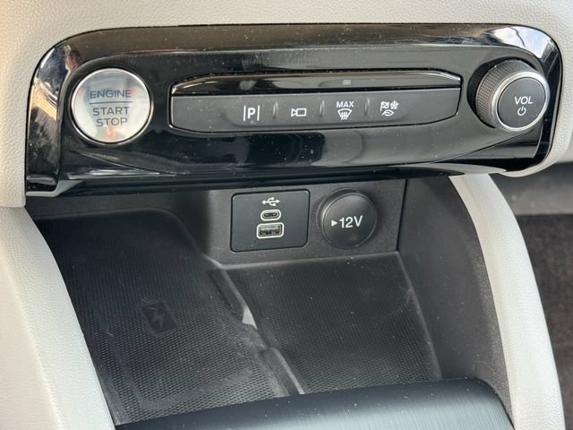 Used 2025 Ford Escape SE w/ PHEV Premium Package FWD image 25