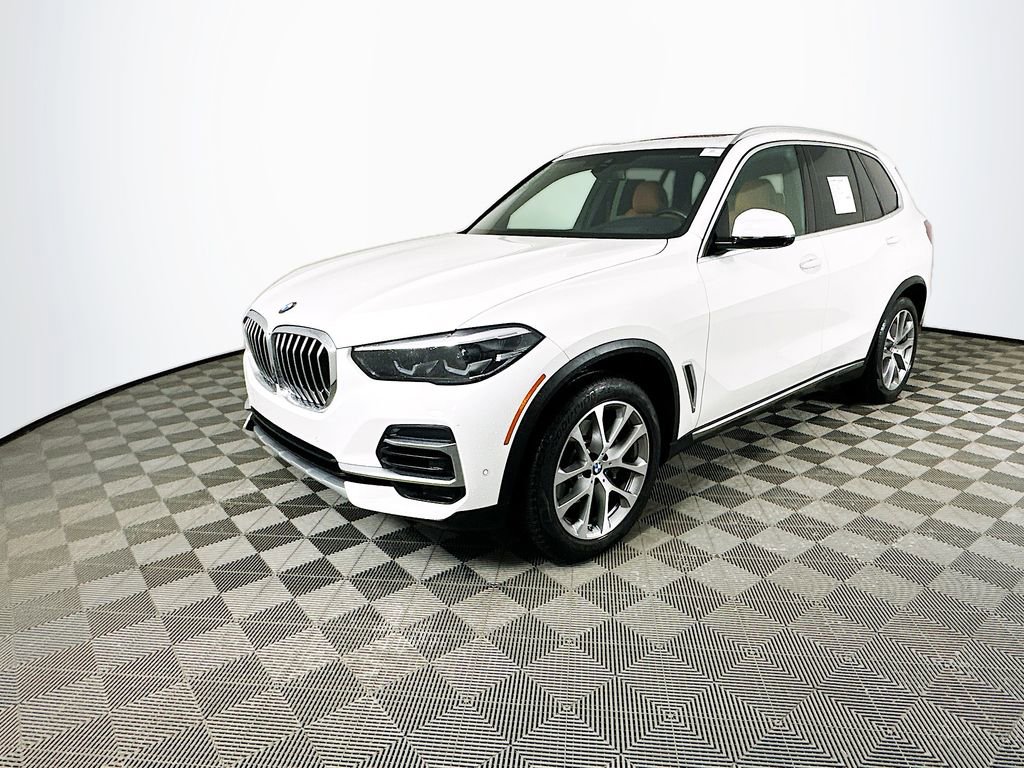 Used 2023 BMW X5 xDrive40i w/ Premium Package image 4