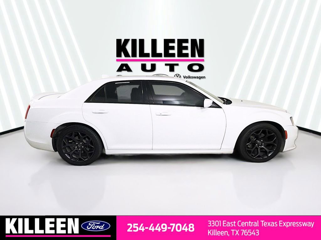 Used 2020 Chrysler 300 S RWD image 9