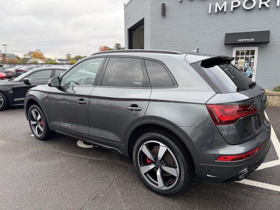 Used 2024 Audi Q5 2.0T Premium Plus w/ Premium Plus Package AWD/4WD image 10