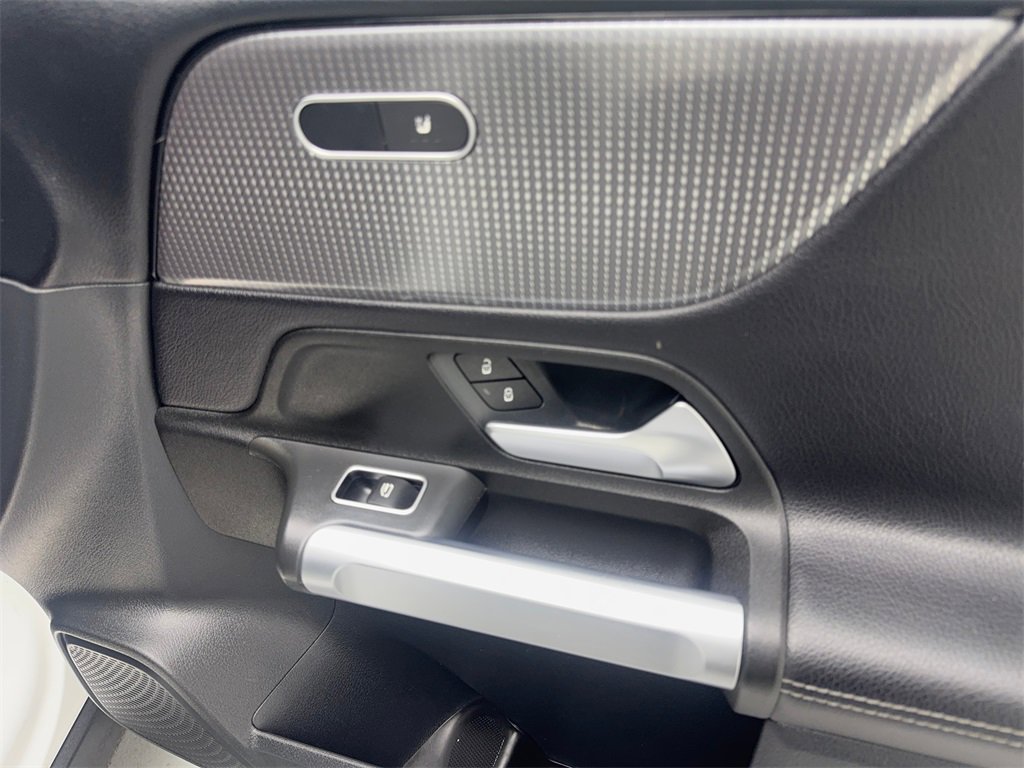 Used 2022 Mercedes-Benz GLB 250 w/ Premium Package Lite image 47