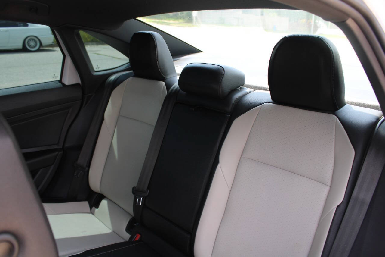 Used 2019 Volkswagen Jetta R-Line FWD image 17