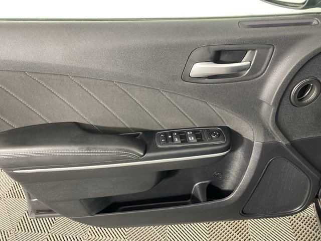Used 2020 Dodge Charger SXT RWD image 14