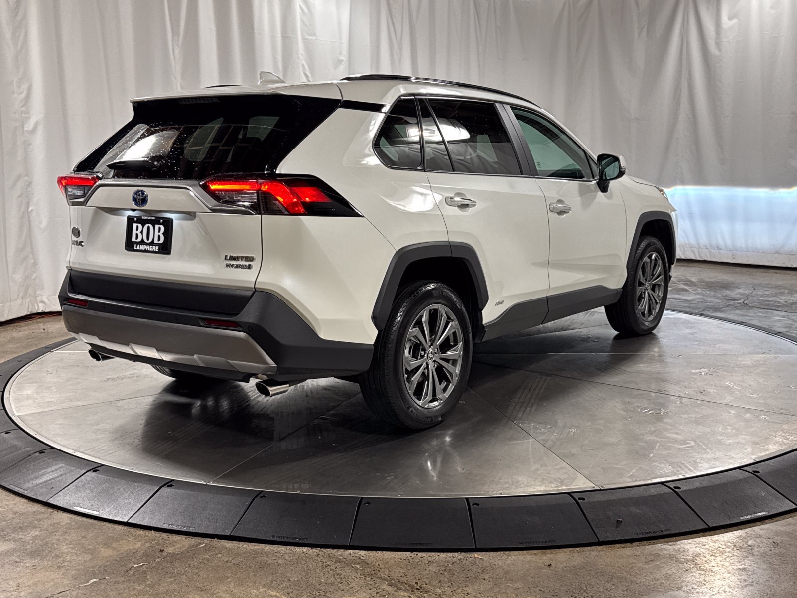 Used 2022 Toyota RAV4 Limited AWD/4WD image 8