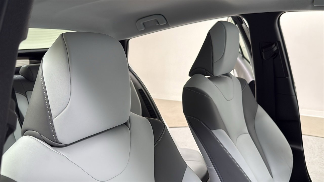 Used 2020 Toyota Prius Prime Limited image 19