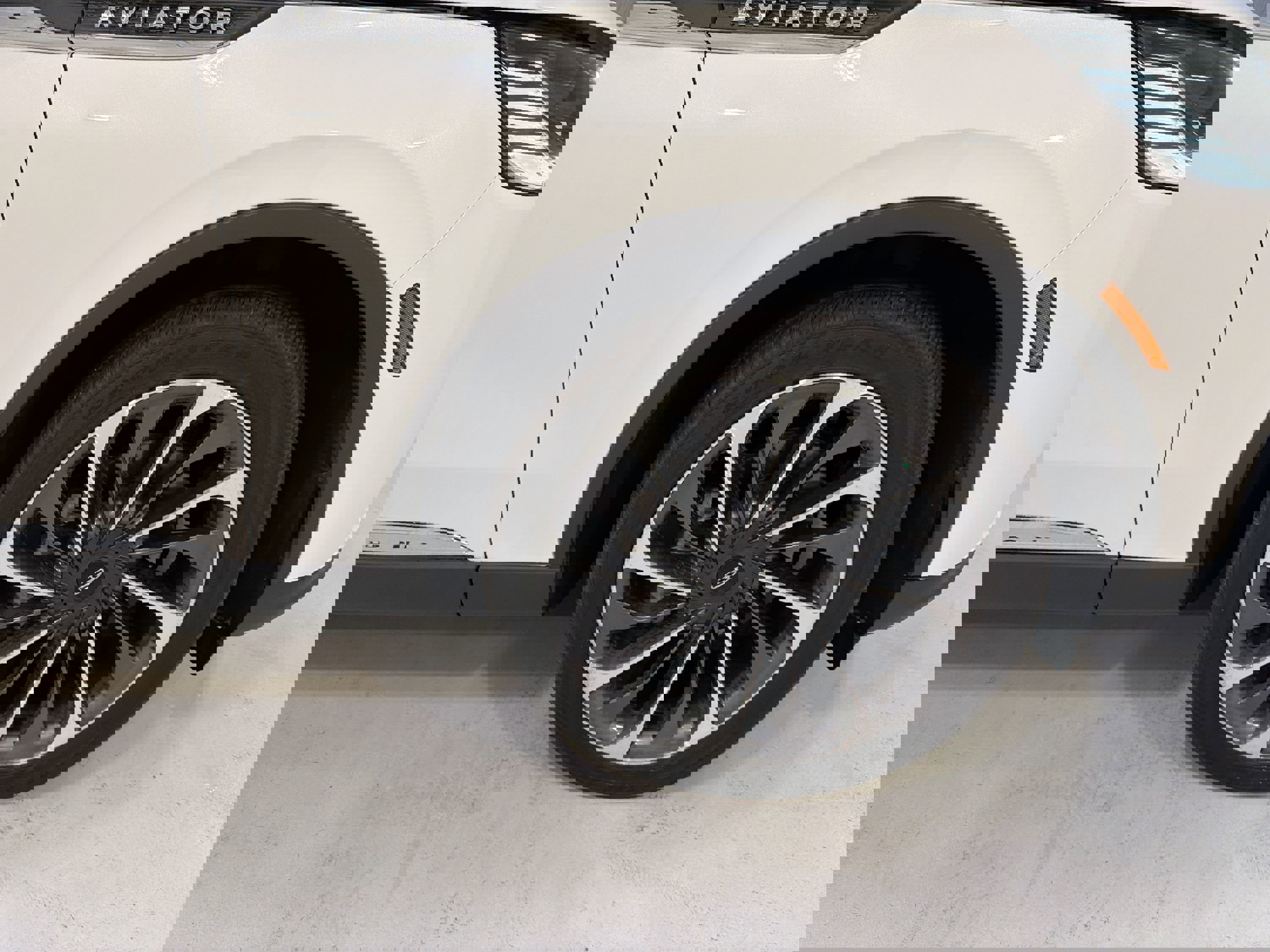 Used 2025 Lincoln Aviator Reserve w/ Illumination Package image 31