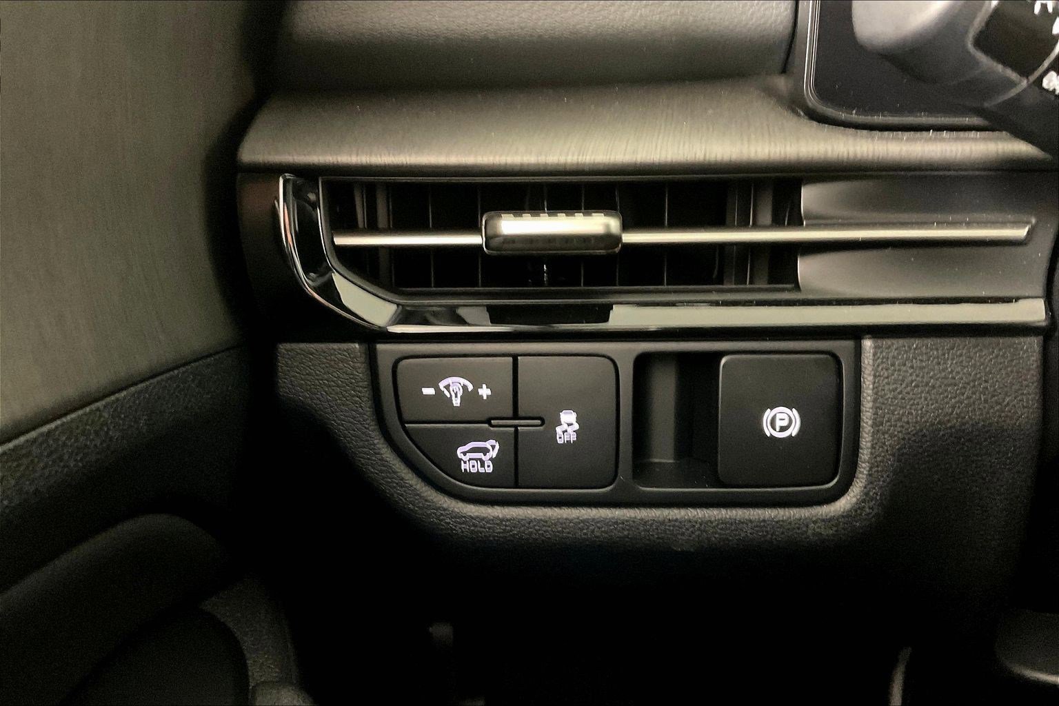 Used 2026 Kia Sportage X-Line w/ X-Line Premium Package AWD/4WD image 15