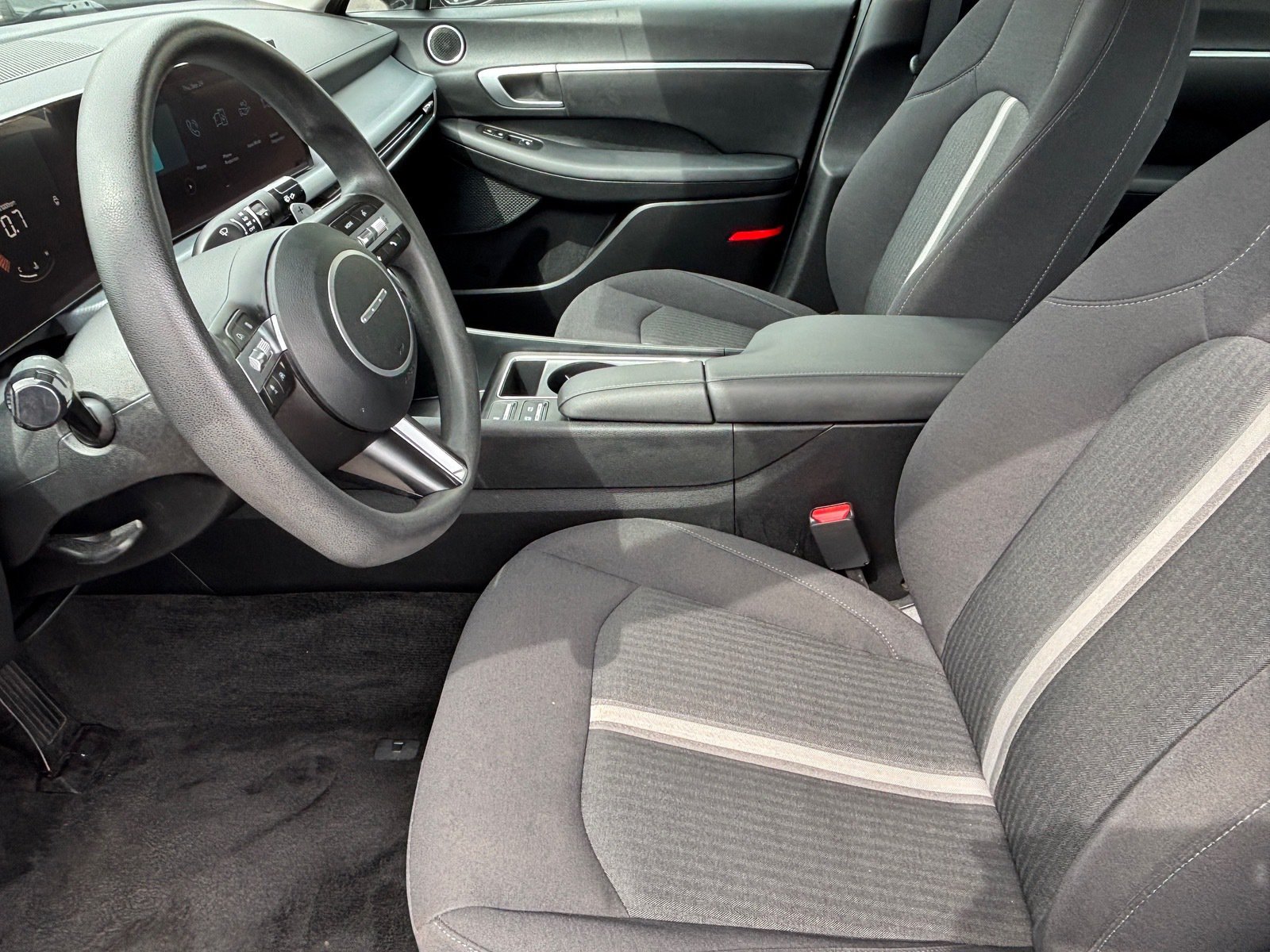 Used 2025 Hyundai Sonata SEL FWD image 21