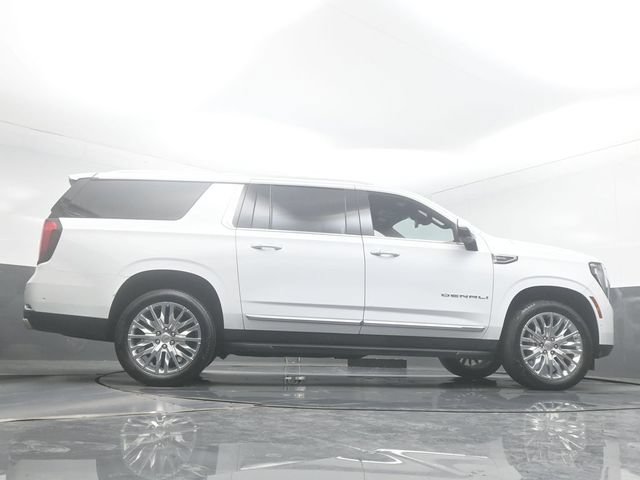 Used 2025 GMC Yukon XL Denali AWD/4WD image 52