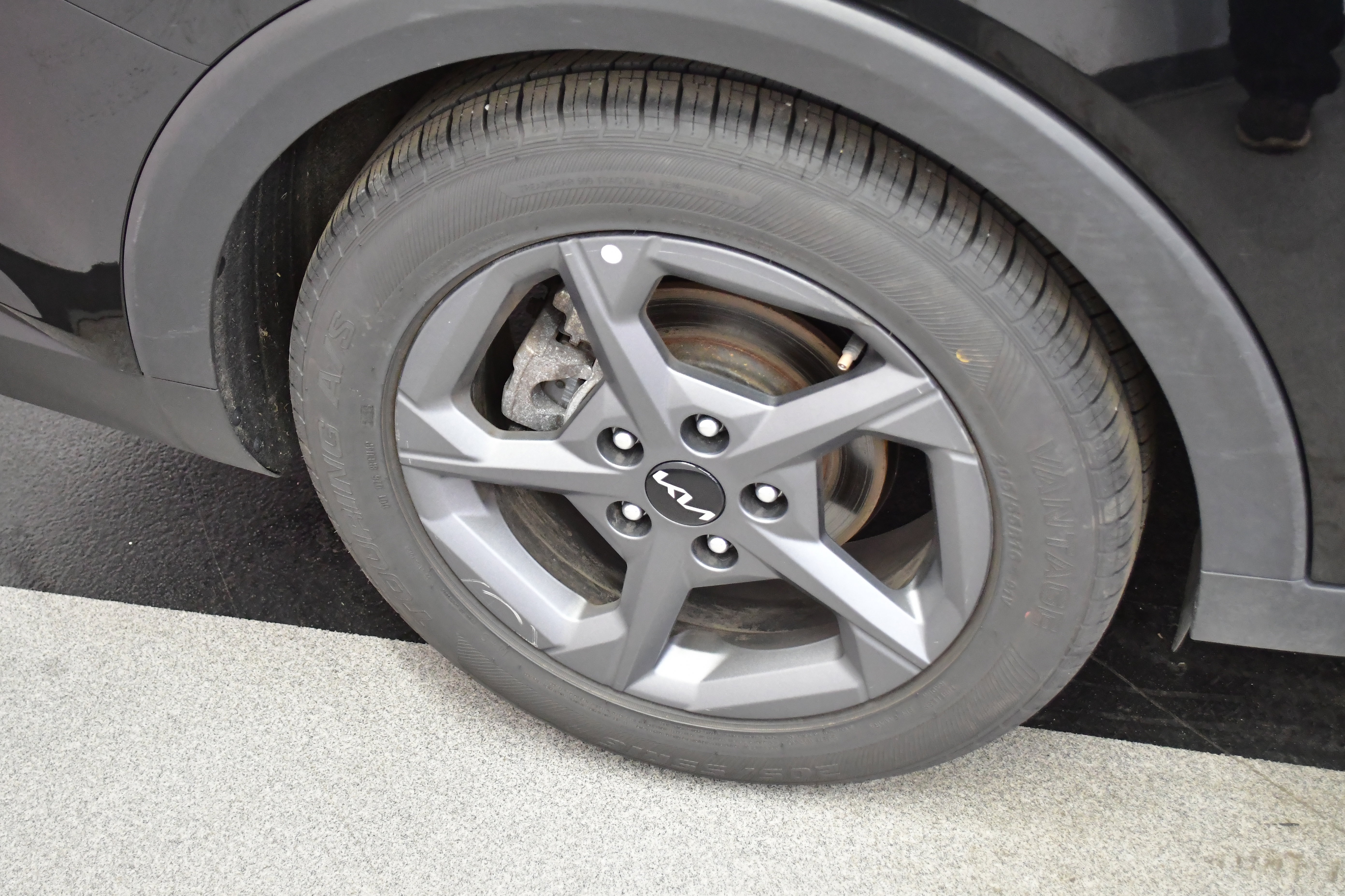 Used 2025 Kia K4 FWD image 35