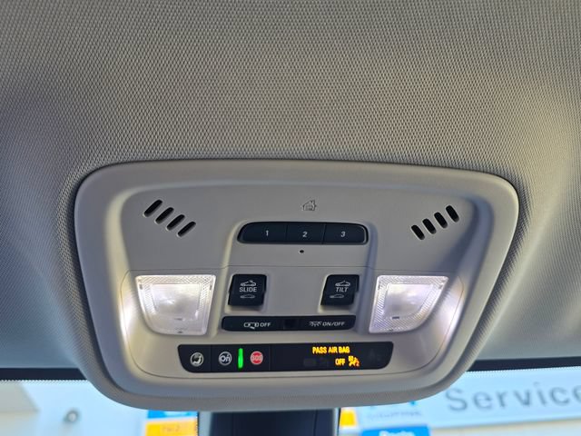 Used 2021 Chevrolet Traverse High Country w/ LPO, Floor Liner Package AWD/4WD image 21