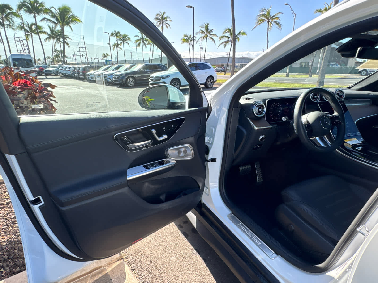 Used 2025 Mercedes-Benz GLC 300 image 11