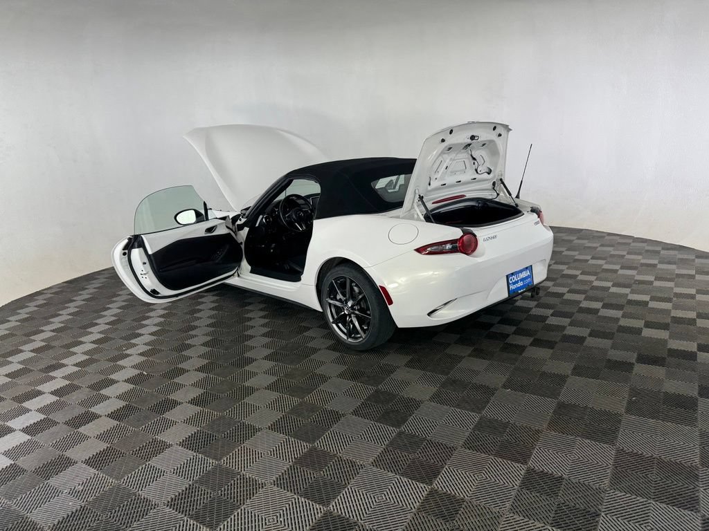 Used 2017 MAZDA MX-5 Miata Grand Touring RWD image 15