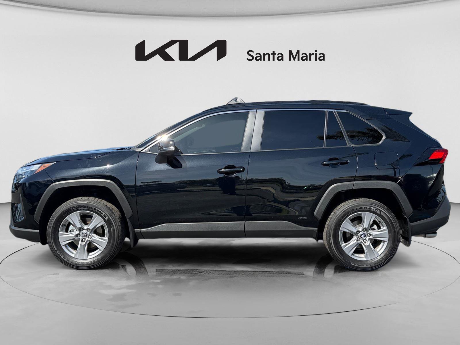 Used 2025 Toyota RAV4 XLE w/ Convenience Package AWD/4WD image 5