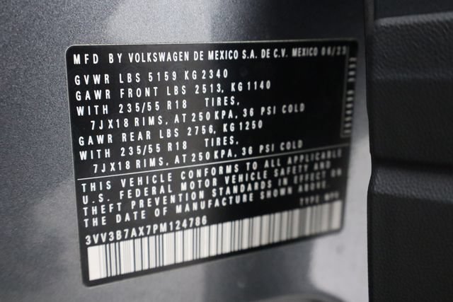 Used 2023 Volkswagen Tiguan SE FWD image 37