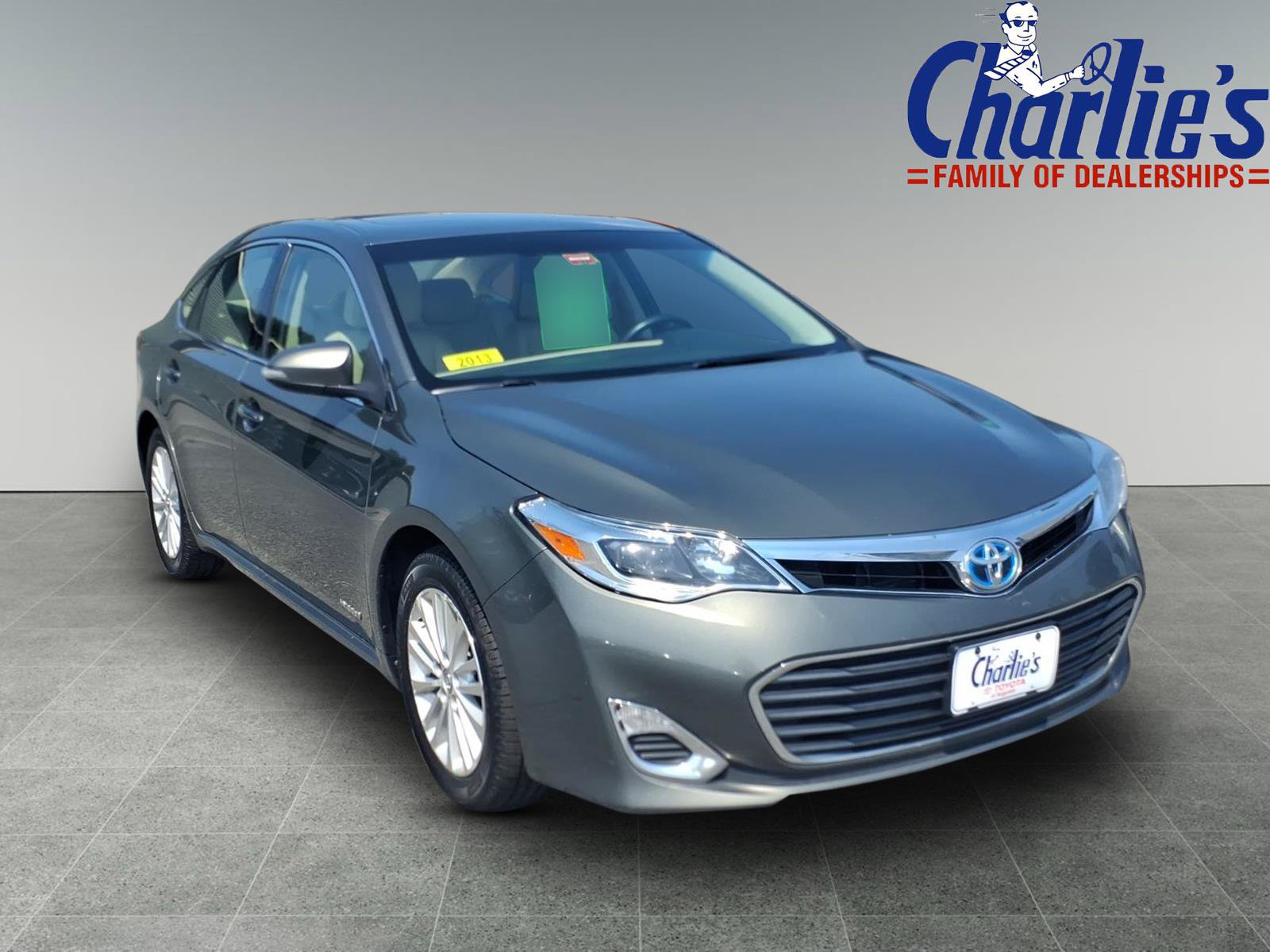 Used 2013 Toyota Avalon XLE Premium FWD image 3