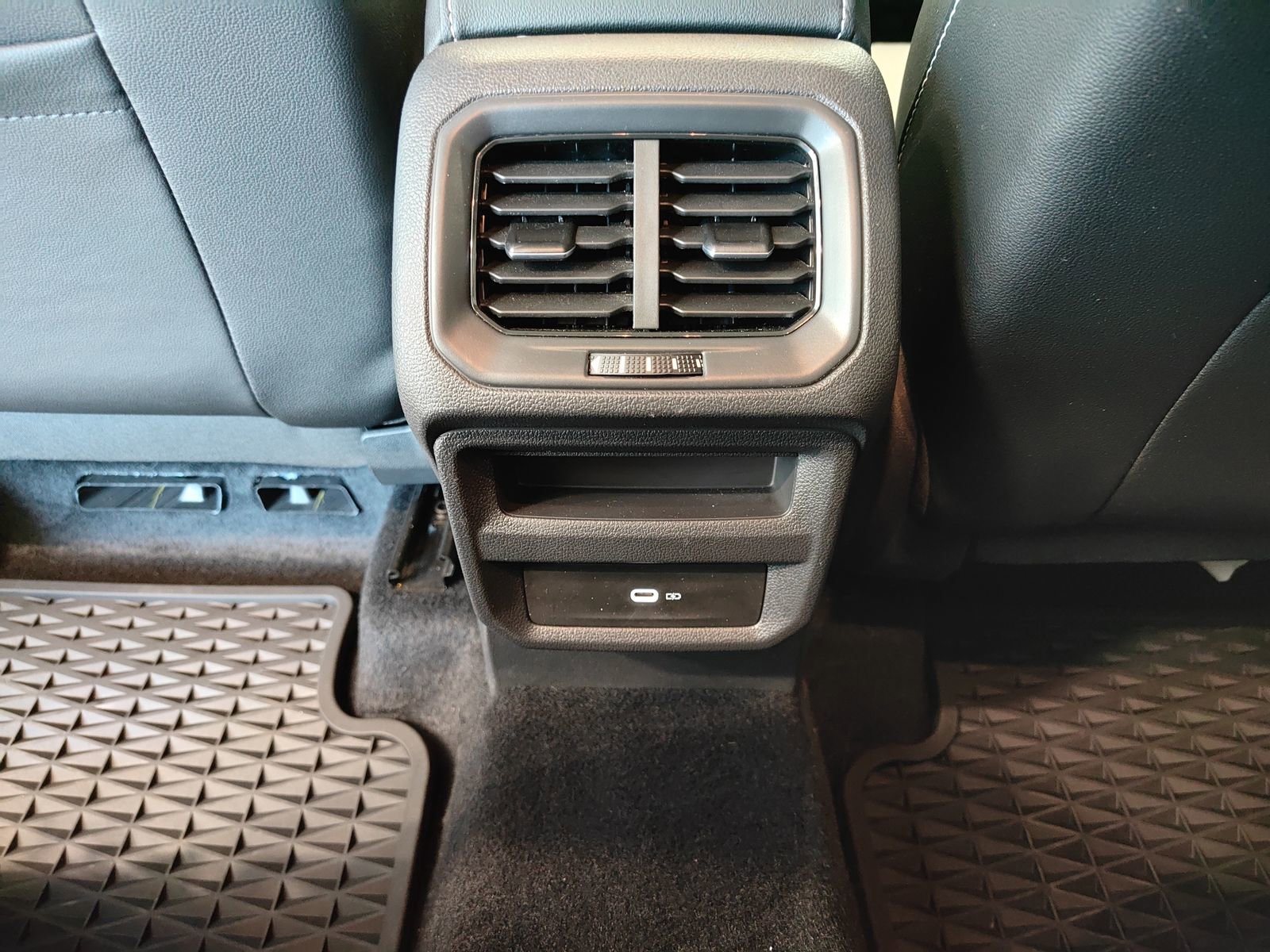 Used 2022 Volkswagen Taos SEL AWD/4WD image 26