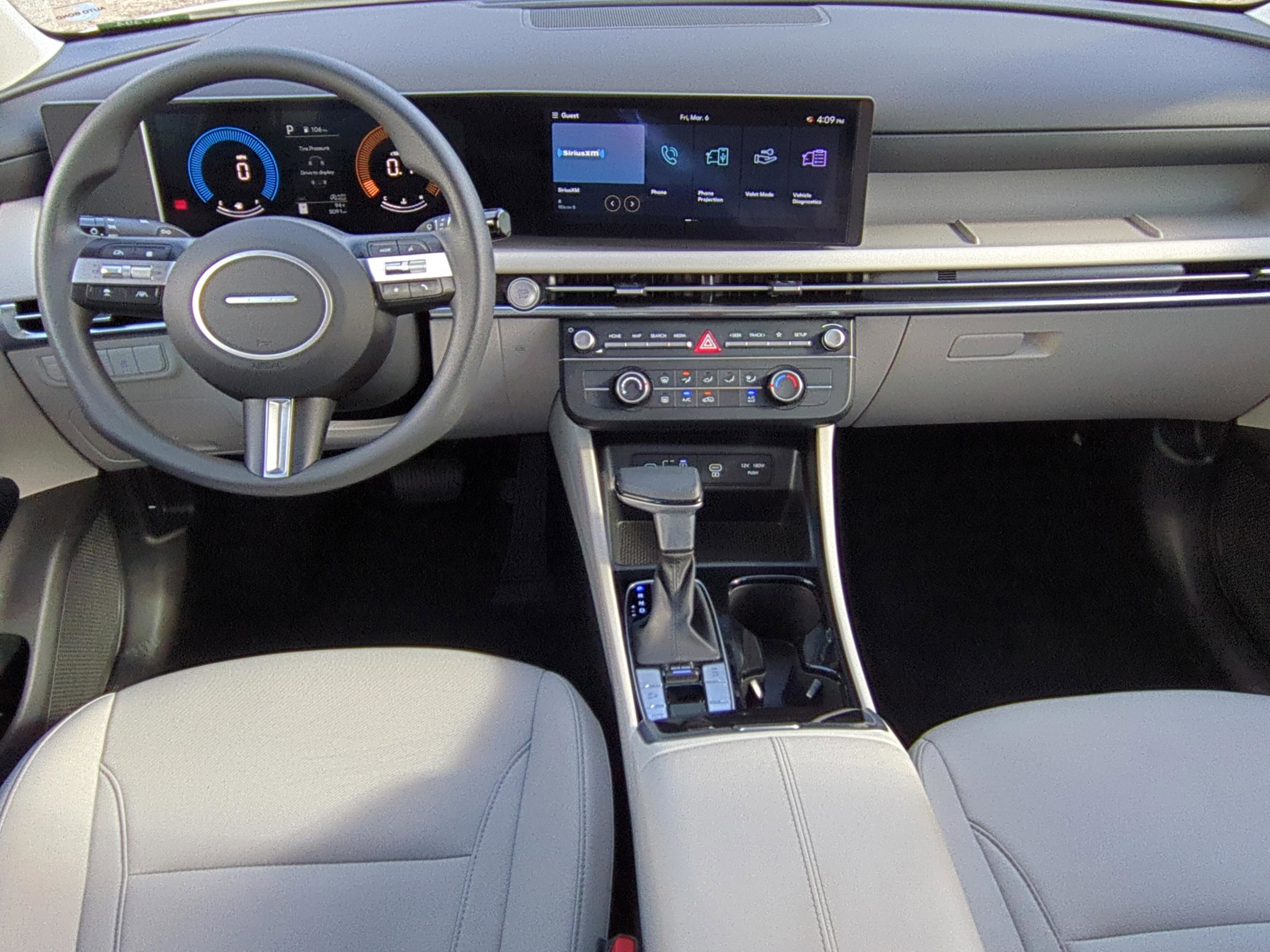 Certified 2025 Hyundai Tucson SE image 10